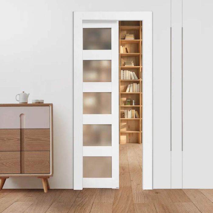 Stumdomos kišeninės durys, 765x2035 mm, medžio masyvo ir matinio stiklo