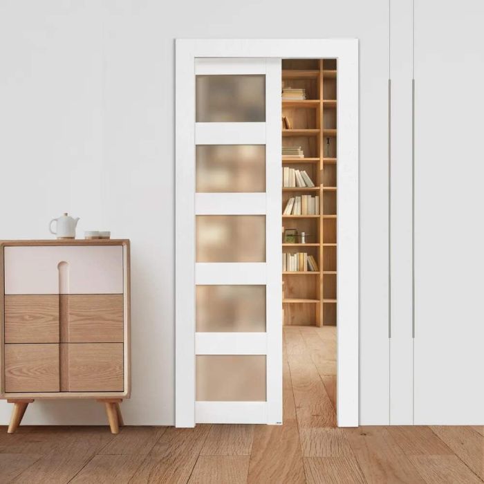 Stumdomos kišeninės durys, 915x2035 mm, medžio masyvo ir MDF, matinio stiklo