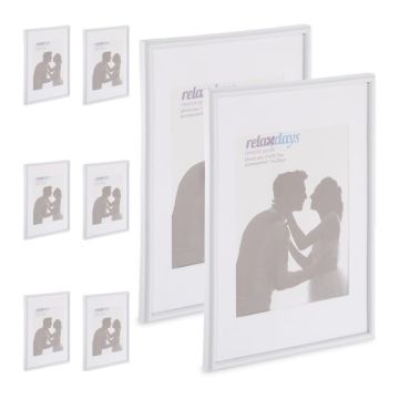 Rinkinys iš 8 nuotraukų rėmelių 30,5x22x1,5cm., baltos spalvos