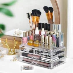 Kosmetikos laikiklis su 4 stalčiais