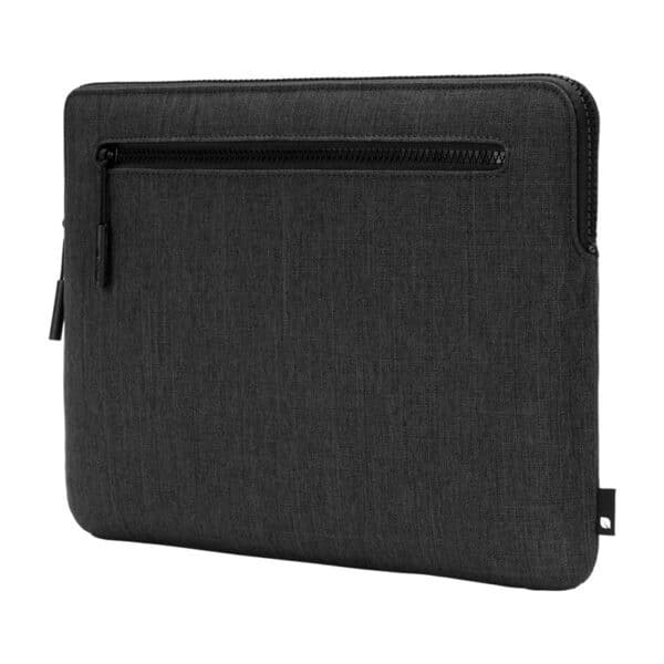 „Incase Compact Sleeve“ iš Woolenex – „MacBook Pro 13“ (M2/M1/2020-2012) / „MacBook Air 13“ (M2/M1/2022-2018) (grafitas)