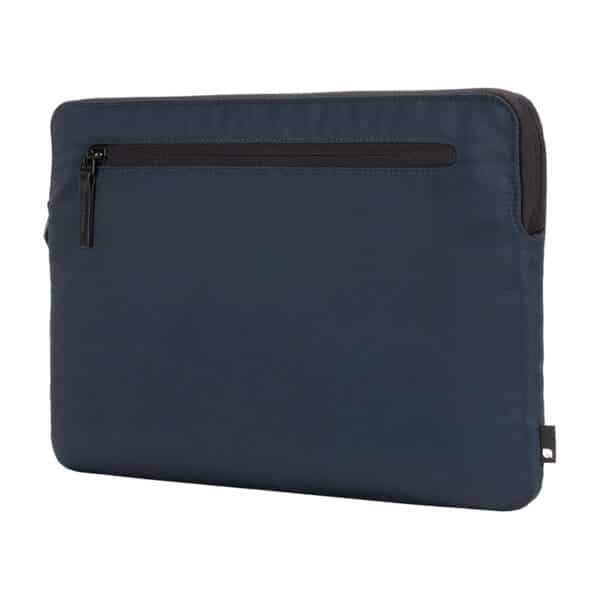 „Incase Compact Sleeve“ iš „Flight Nylon“, skirta 14 colių „MacBook Pro“ (2021 m.) („Navy“)